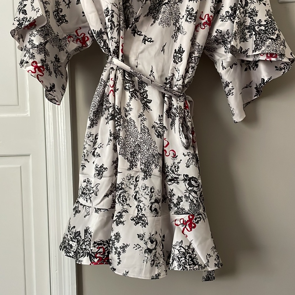 Victoria Secret Satin Robe - Picture 3 of 6